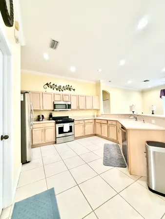 $3,000 | 408 North Key Lime Square Southwest, Vero Beach, FL 32968