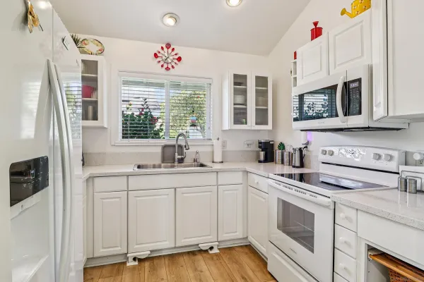 $399,000 | 3760 Vista Campana South, Unit 72, Oceanside, CA 92057