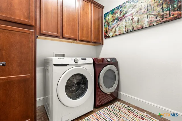 a view of a black and white wall