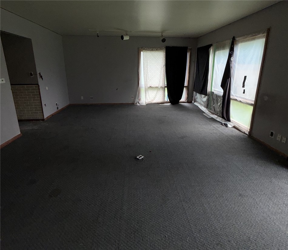 111 Forrest Avenue Paris, IL 61944 - Photo 5 of 15