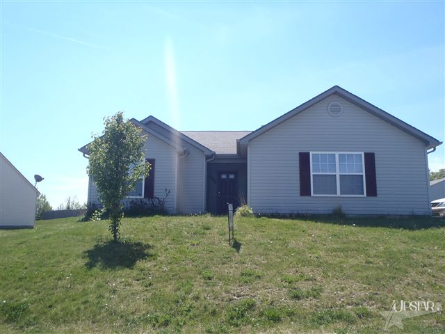 226 Riley Drive Fort Wayne, IN 46825 - Photo 2 of 25 Gallery Image 2