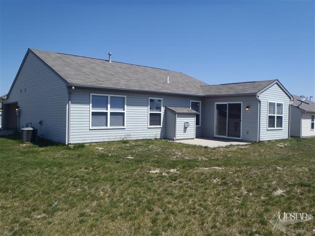 226 Riley Drive Fort Wayne, IN 46825 - Photo 3 of 25 Gallery Image 3