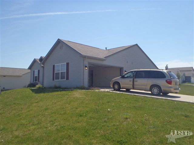 226 Riley Drive Fort Wayne, IN 46825 - Photo 4 of 25 Gallery Image 4