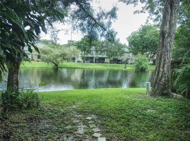 $289,000 | 521 North University Drive, Unit 38, Plantation, FL 33324