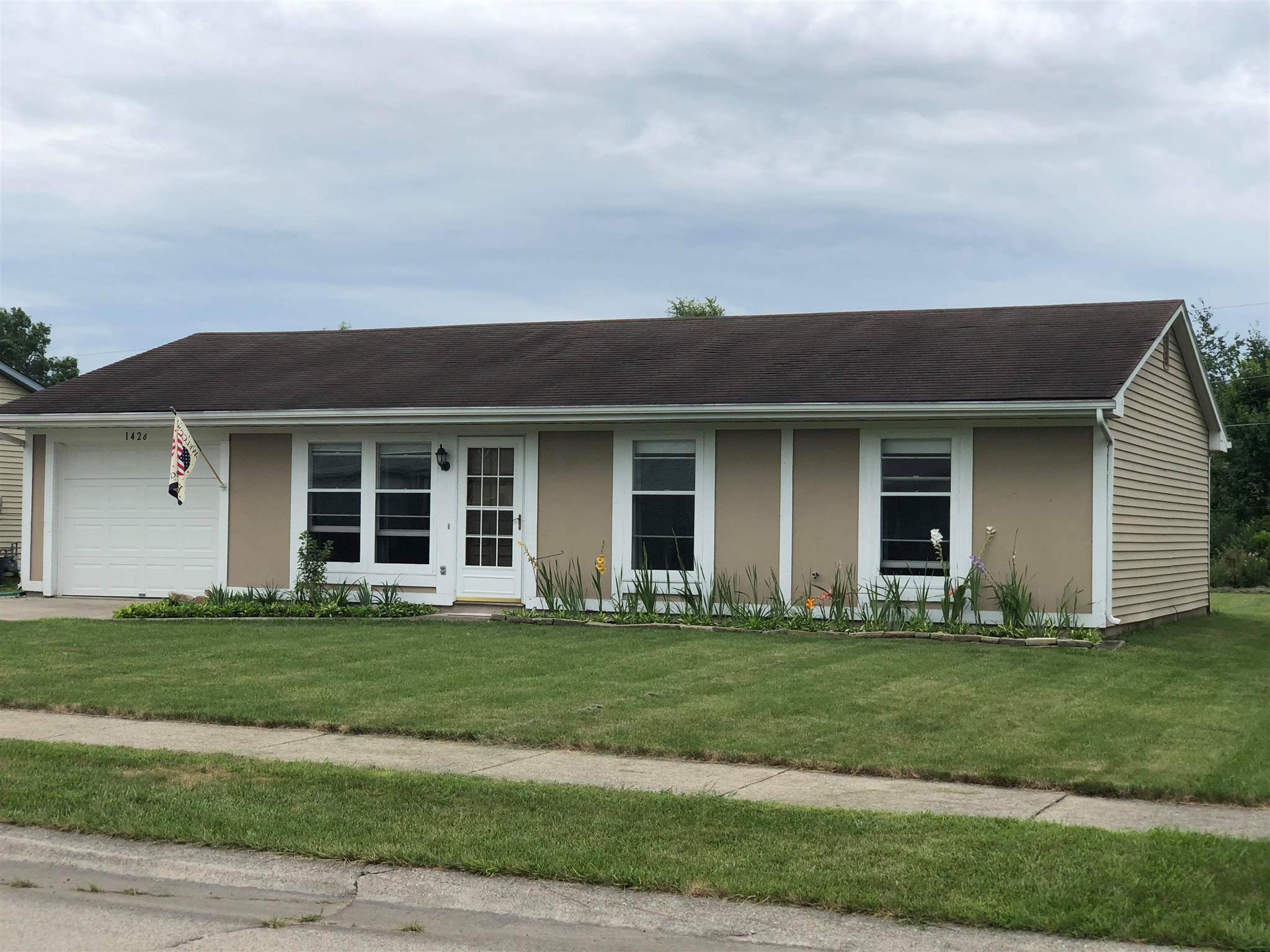 1426 Springbrook Road Fort Wayne, IN 46825 - Photo 2 of 20 Gallery Image 2
