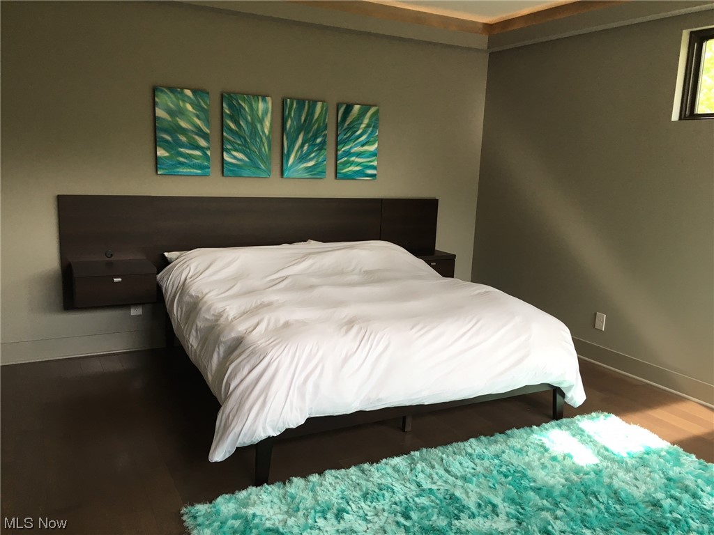 2300 Rivers Edge Drive Willoughby, OH 44094 - Photo 14 of 29 2nd 1st floor bedroom with en suite bathroom