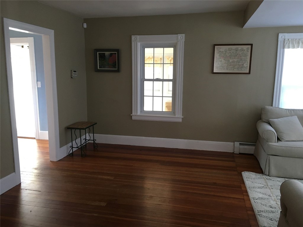 124 Beach Road Bristol, RI 02809 - Photo 8 of 22