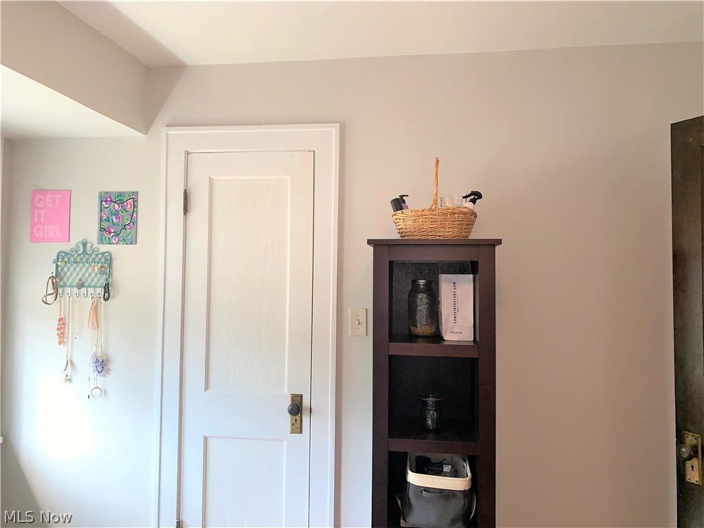 6145 Manchester Road Parma, OH 44129 - Photo 26 of 33