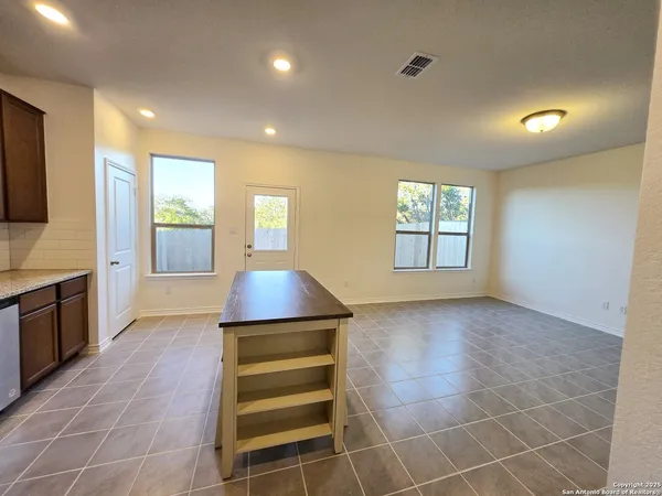 $2,600 | 10643 Military Drive West, Unit 37, San Antonio, TX 78251