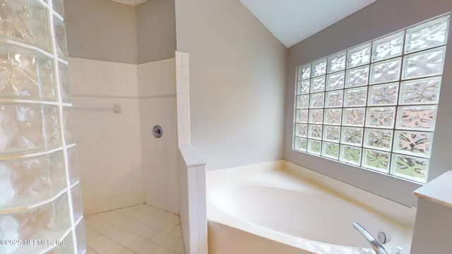 $2,875 | 11861 Lake Fern Drive, Jacksonville, FL 32258