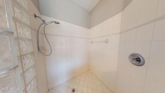 $2,875 | 11861 Lake Fern Drive, Jacksonville, FL 32258