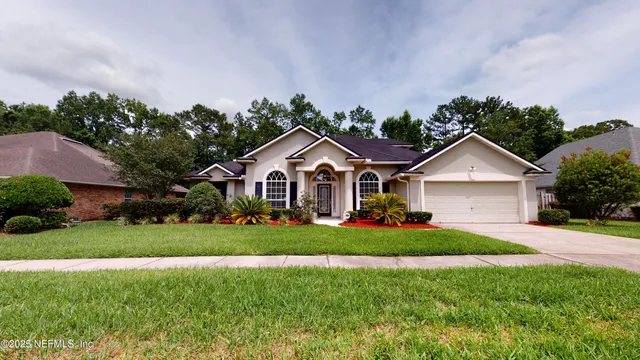 $2,875 | 11861 Lake Fern Drive, Jacksonville, FL 32258