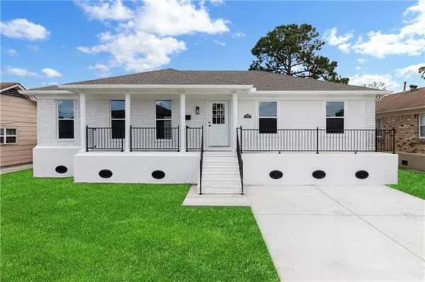 $319,900 | 532 North Marlin Court, Gretna, LA 70056