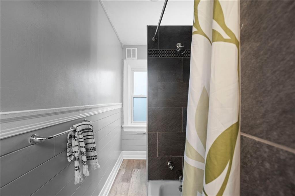 420 Fisk Street Pittsburgh, PA 15224 - Photo 22 of 30 a close view of walk in closet