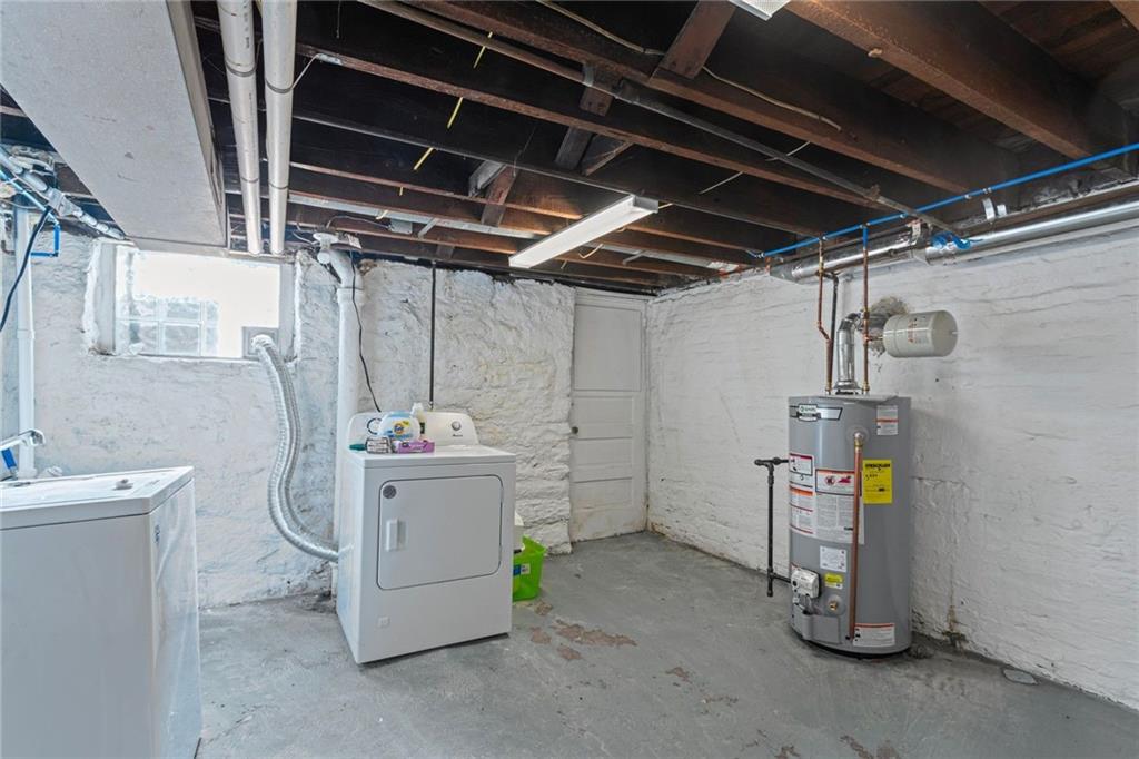 420 Fisk Street Pittsburgh, PA 15224 - Photo 26 of 30 a utility room with dryer and washer