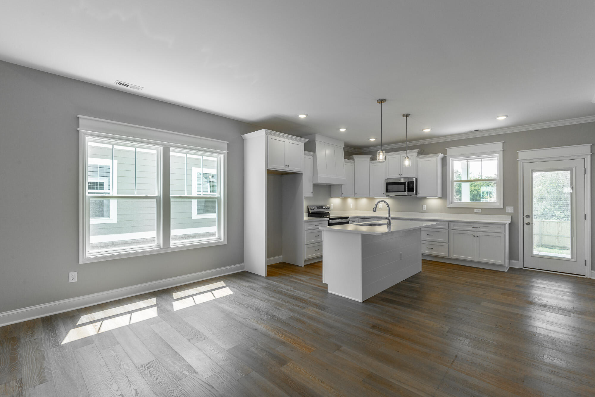 1037 Silverpine Drive Chattanooga, TN 37421 - Photo 19 of 59 Kitchen