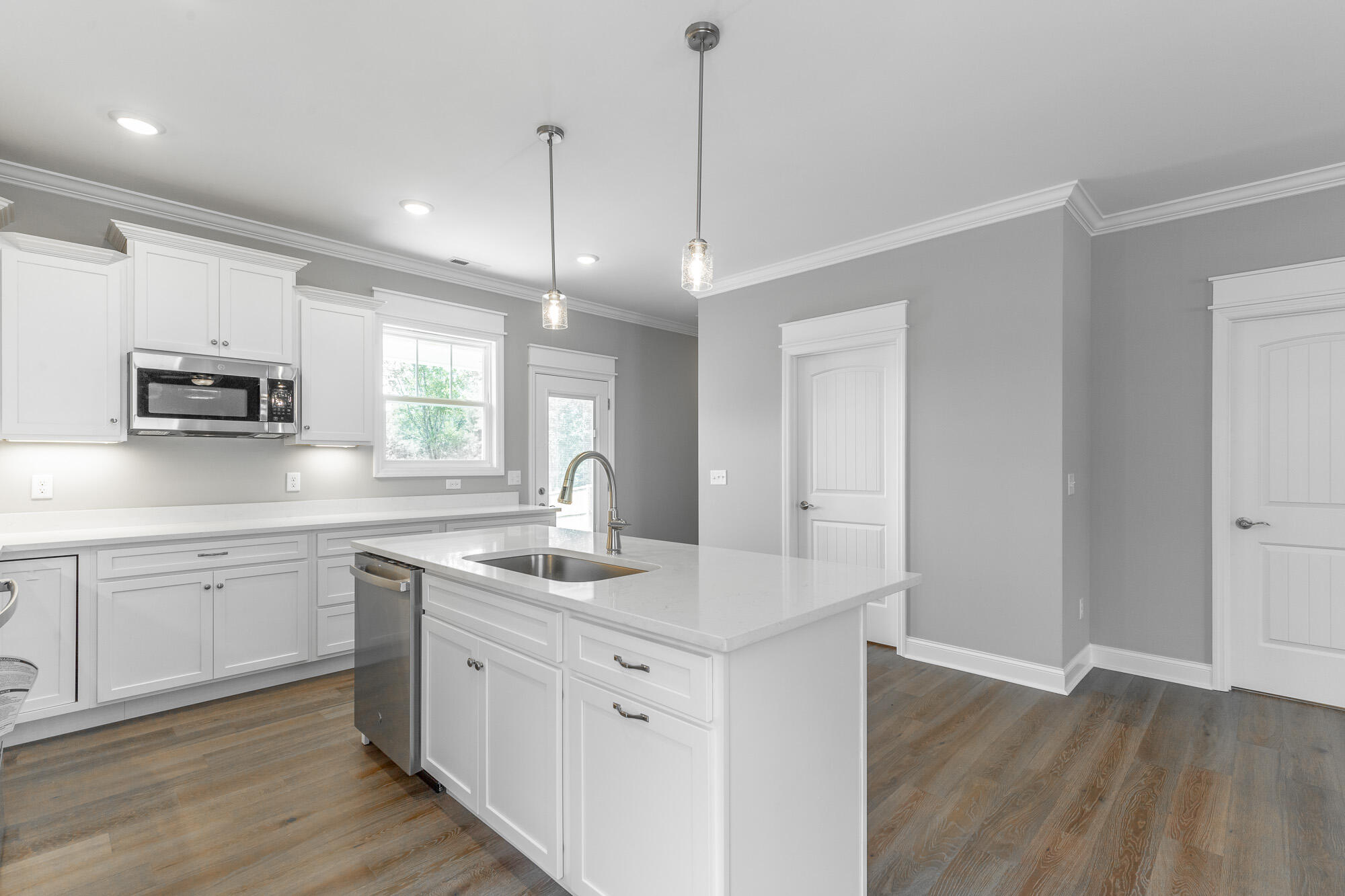 1037 Silverpine Drive Chattanooga, TN 37421 - Photo 22 of 59 Kitchen