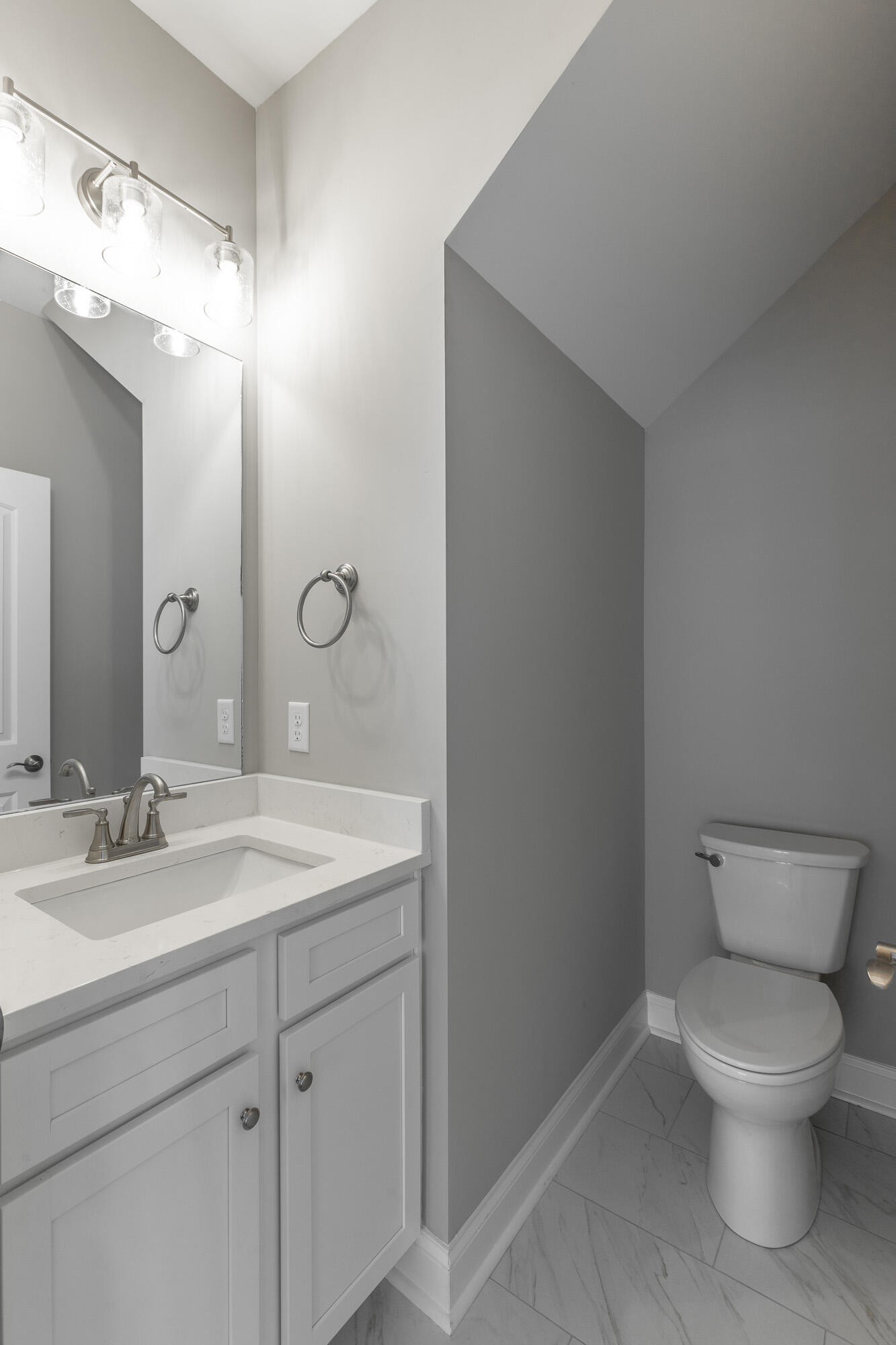 1037 Silverpine Drive Chattanooga, TN 37421 - Photo 25 of 59 Guest Bath
