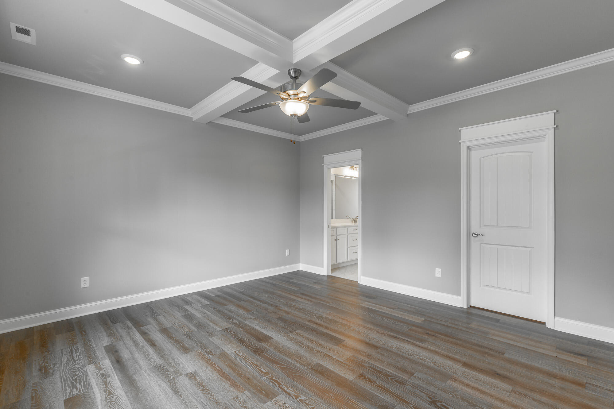 1037 Silverpine Drive Chattanooga, TN 37421 - Photo 27 of 59 Primary Bedroom