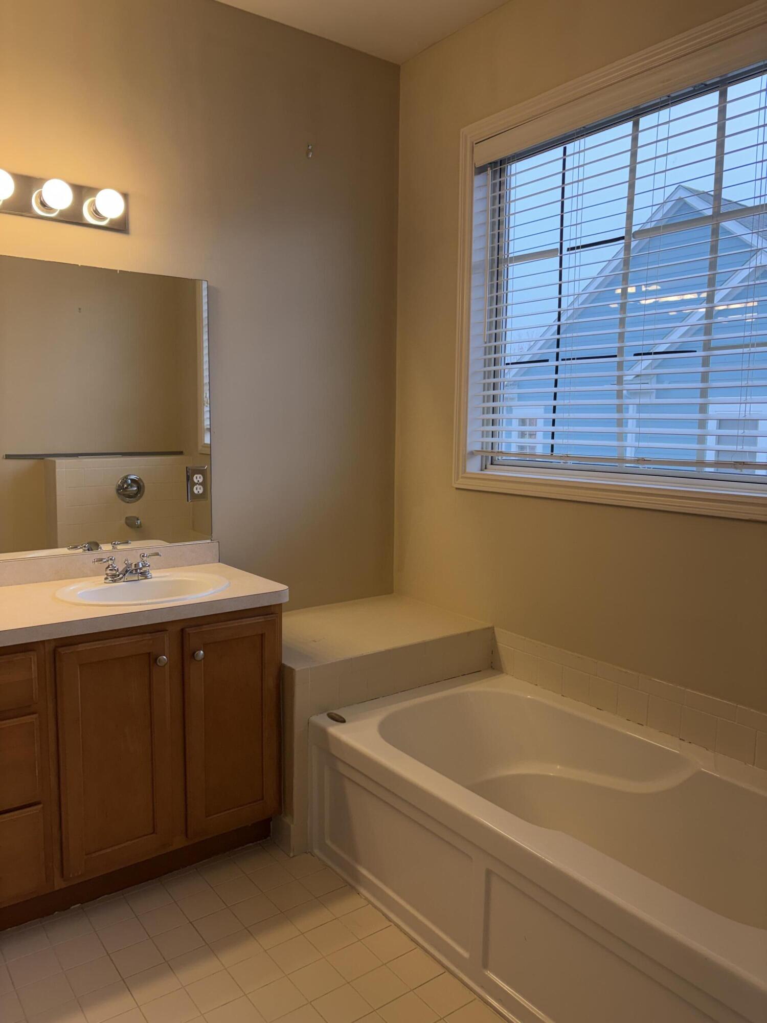 534 Constitution Street, Unit 42 Canton, MI 48188 - Photo 15 of 21 IMG_9846