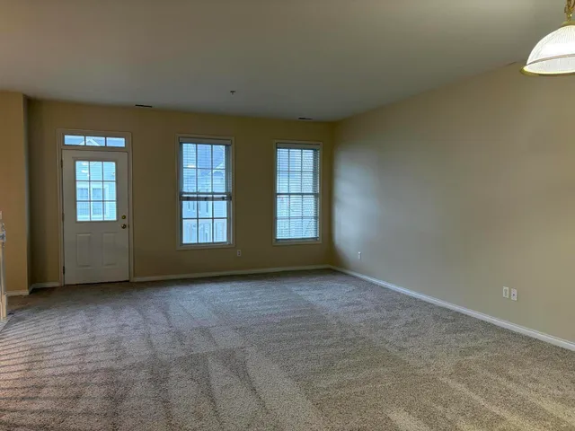 $2,100 | 534 Constitution Street, Unit 42, Canton, MI 48188