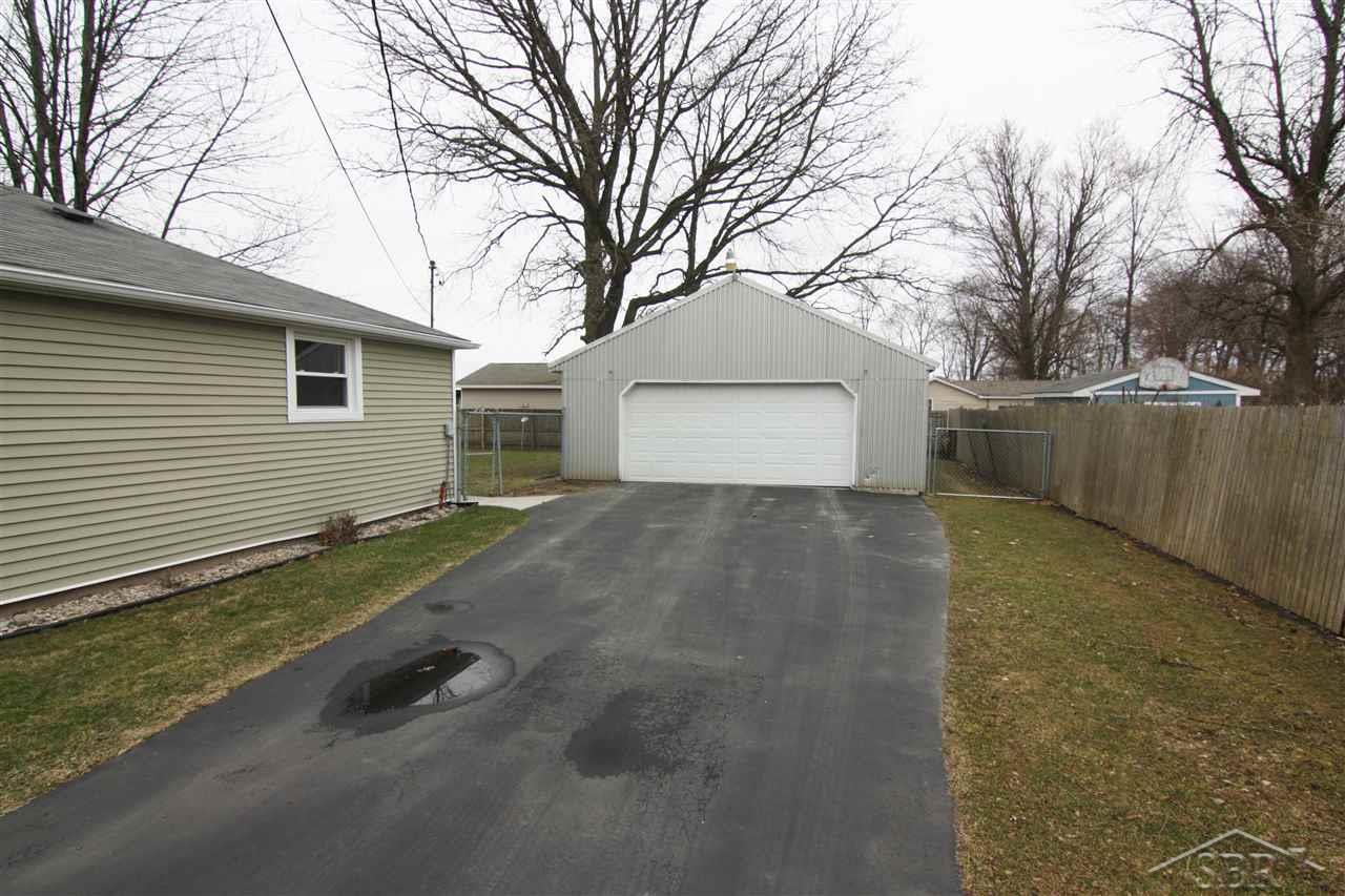9139 Sheridan Road Burt, MI 48417 - Photo 18 of 21 31315724-17.JPG