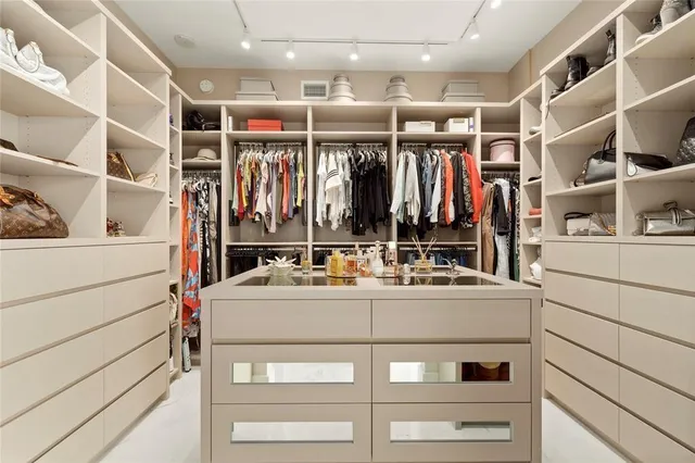 $4,550,000 | 17301 Biscayne Boulevard, Unit PH7, Aventura, FL 33160