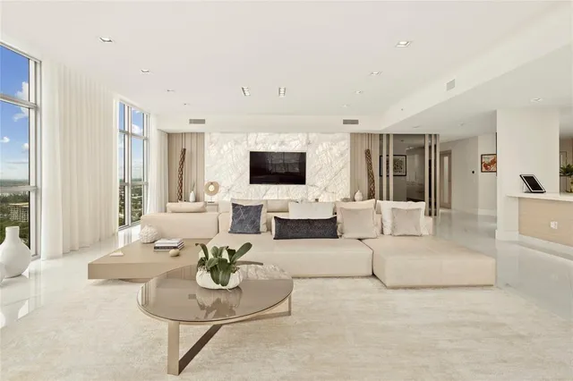 $4,550,000 | 17301 Biscayne Boulevard, Unit PH7, Aventura, FL 33160