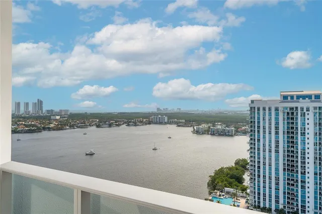 $4,550,000 | 17301 Biscayne Boulevard, Unit PH7, Aventura, FL 33160