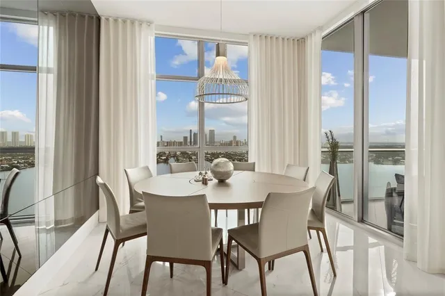 $4,550,000 | 17301 Biscayne Boulevard, Unit PH7, Aventura, FL 33160