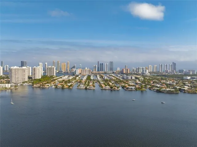 $4,550,000 | 17301 Biscayne Boulevard, Unit PH7, Aventura, FL 33160