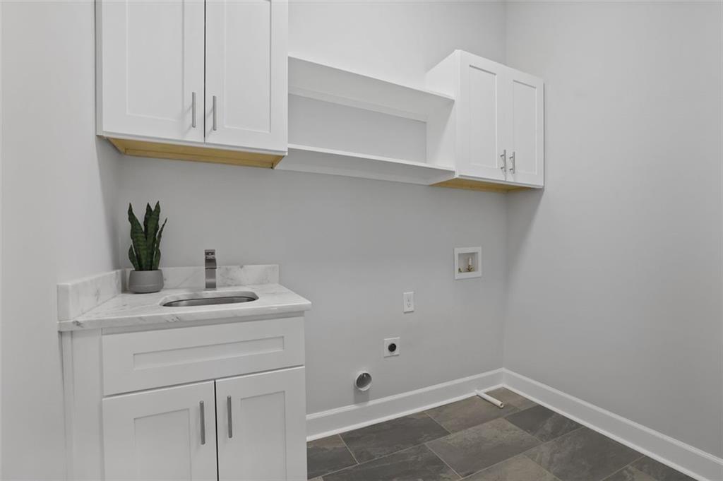 2415 West Rugby Avenue Atlanta, GA 30337 - Photo 11 of 15