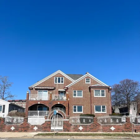 $2,850 | 77 Lynn Shore Drive, Unit 3, Lynn, MA 01902