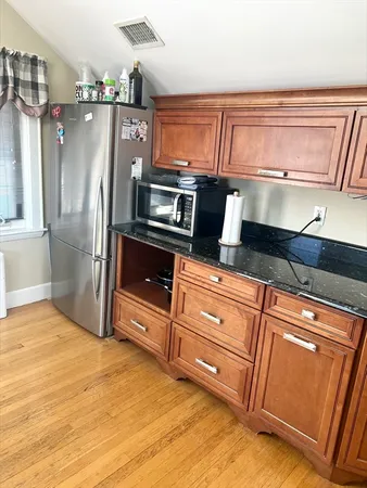 $2,850 | 77 Lynn Shore Drive, Unit 3, Lynn, MA 01902