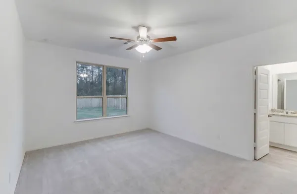 a view of empty room with window