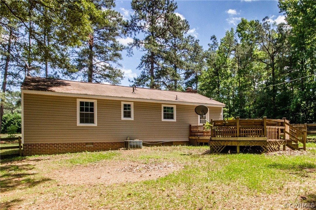 14912 Nash Road Chesterfield, VA 23838 - Photo 10 of 31 a front view of a house with a garden