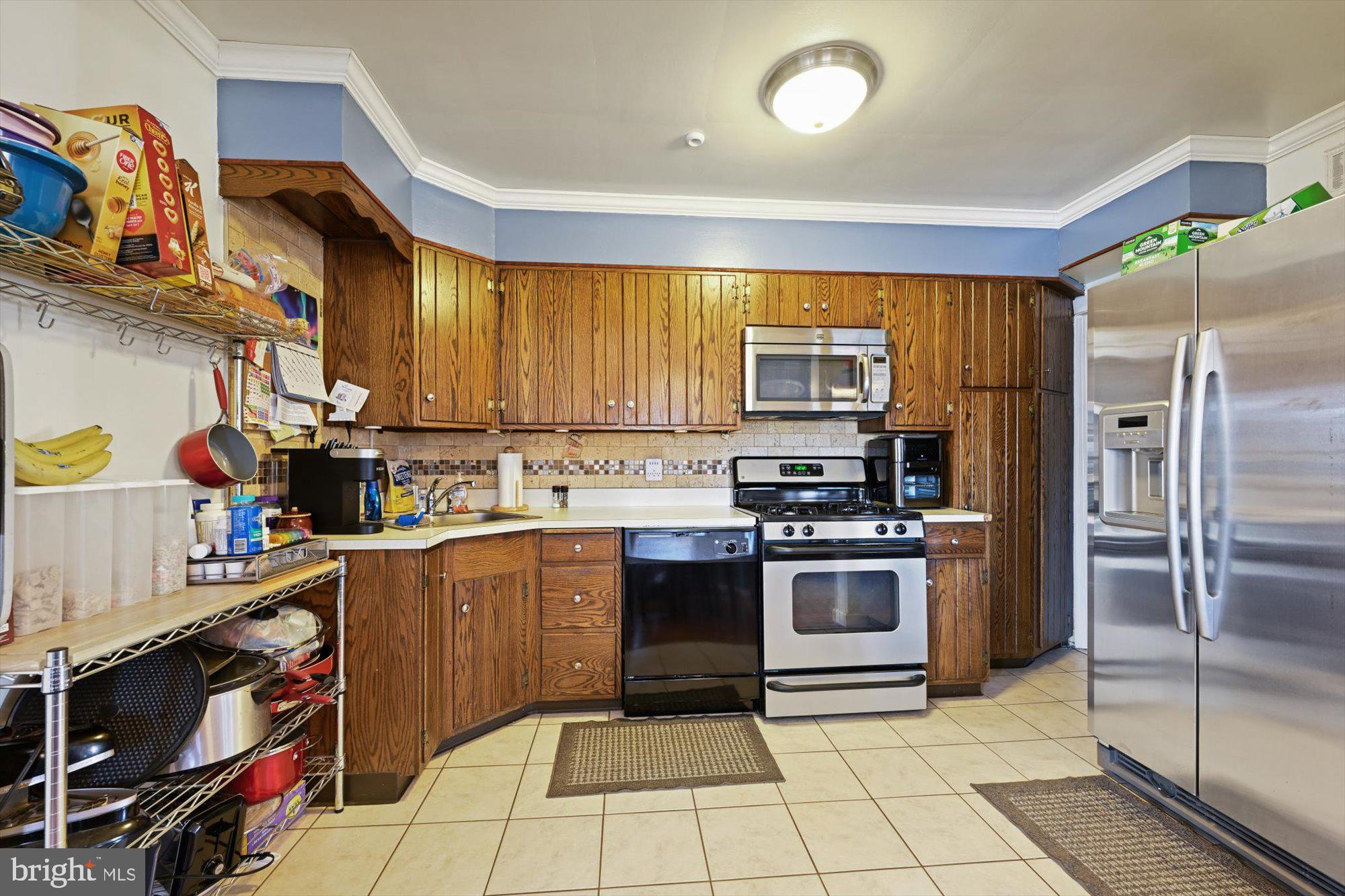 2759 Moorgate Road Baltimore, MD 21222 - Photo 12 of 30 Kitchen