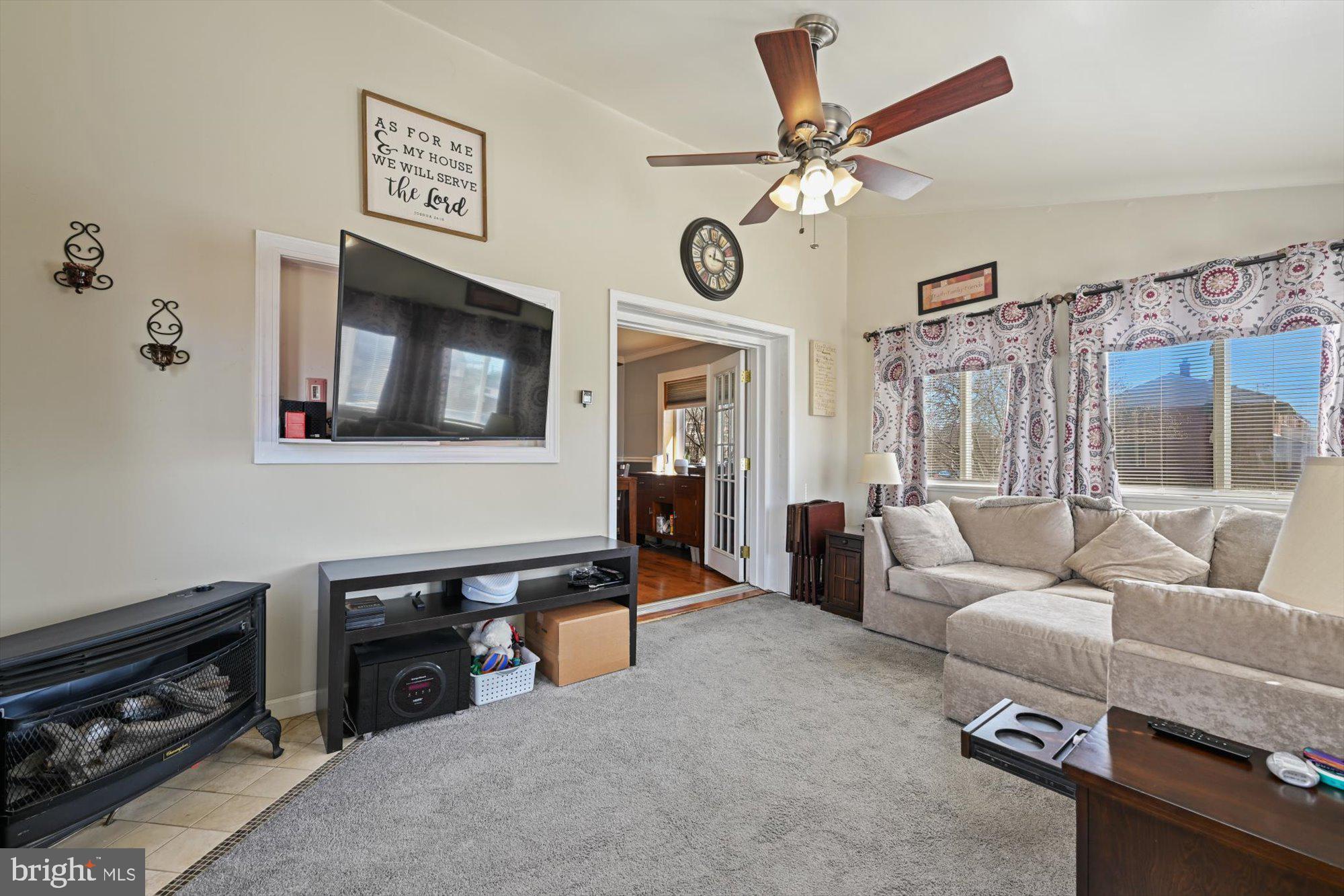 2759 Moorgate Road Baltimore, MD 21222 - Photo 15 of 30 Family Room / Sun Room