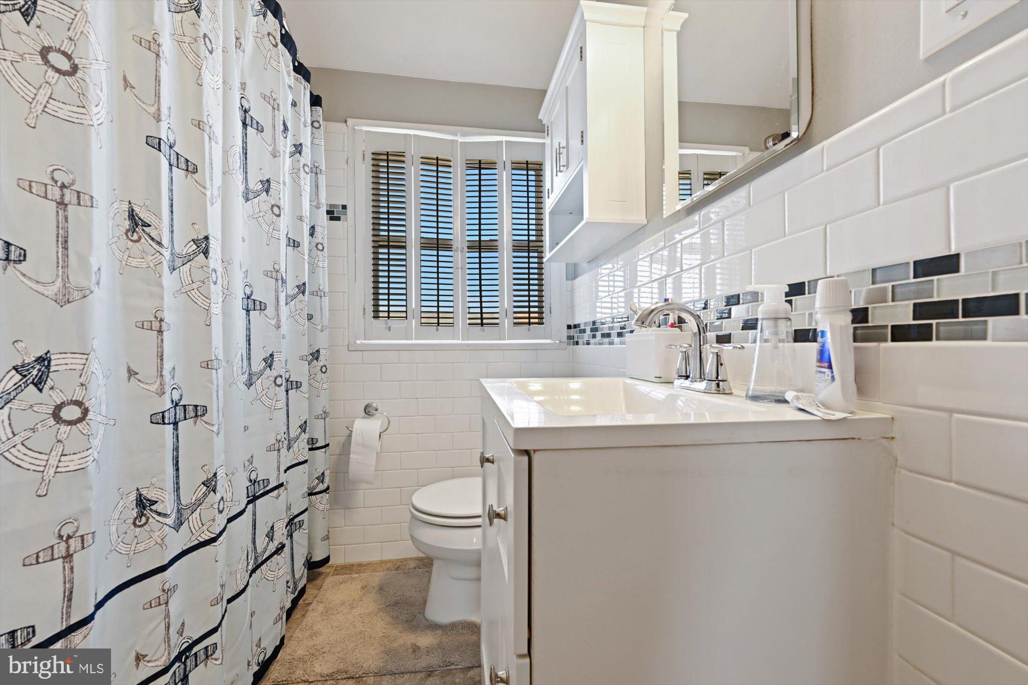 2759 Moorgate Road Baltimore, MD 21222 - Photo 22 of 30 Upstairs Bathroom