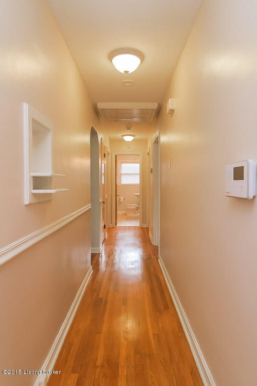 2034 Lynn Lea Road Louisville, KY 40216 - Photo 14 of 34 0032