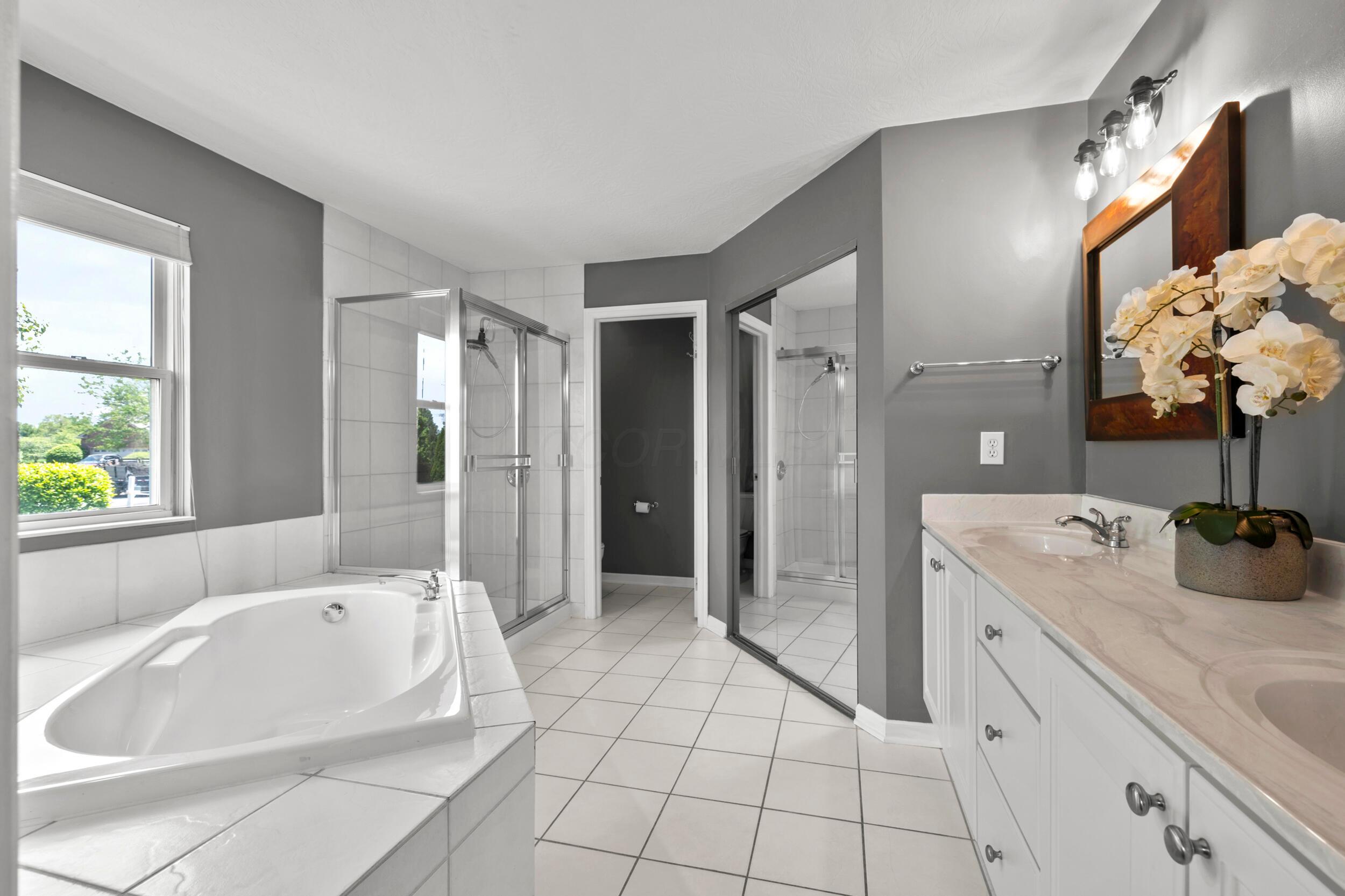 4008 Ryleland Court Powell, OH 43065 - Photo 23 of 62 Primary Bathroom