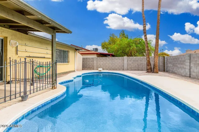 $1,900 | 4141 West Diana Avenue, Phoenix, AZ 85051