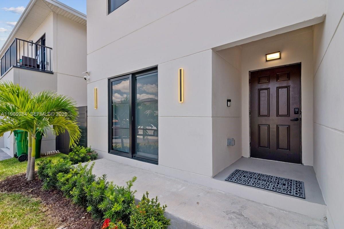 1396 Northwest 3rd Street Florida City, FL 33034 - Photo 4 of 34