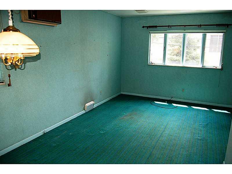 5644 Marlborough Road Pittsburgh, PA 15217 - Photo 12 of 25 Den/Family/Great Room.