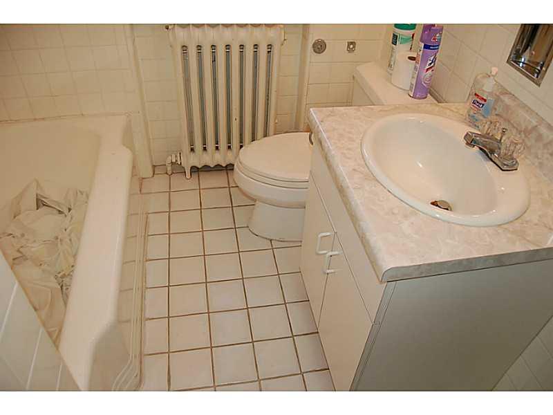 5644 Marlborough Road Pittsburgh, PA 15217 - Photo 17 of 25 Full Bath.