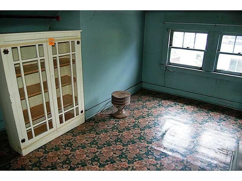 5644 Marlborough Road Pittsburgh, PA 15217 - Photo 19 of 25 Bedroom.