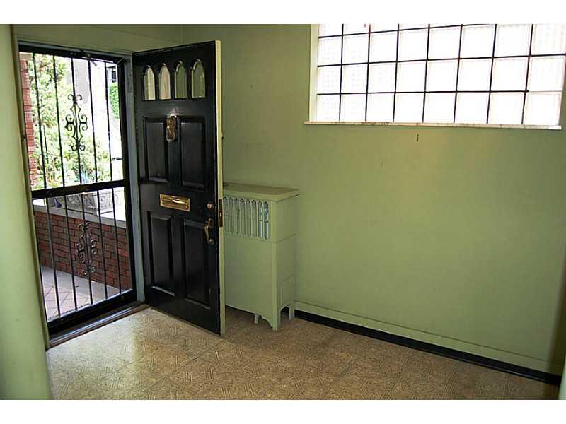 5644 Marlborough Road Pittsburgh, PA 15217 - Photo 4 of 25 Entry/Foyer.
