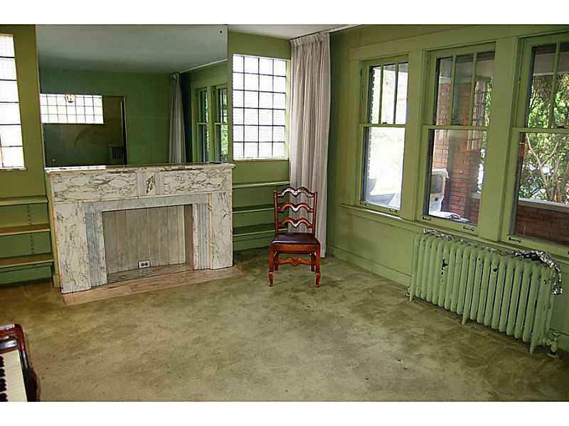 5644 Marlborough Road Pittsburgh, PA 15217 - Photo 8 of 25 Living Room.