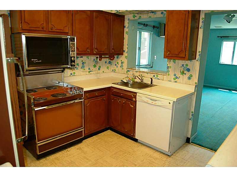 5644 Marlborough Road Pittsburgh, PA 15217 - Photo 10 of 25 Kitchen.