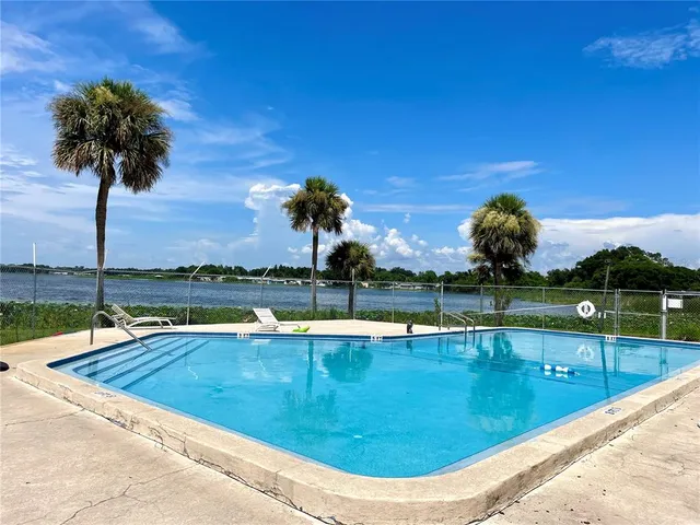 $179,000 | 1836 North Crystal Lake Drive, Unit 64, Lakeland, FL 33801